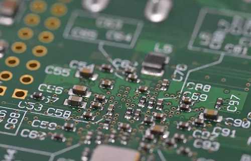 AI improves the accuracy of PCB layout and inspection