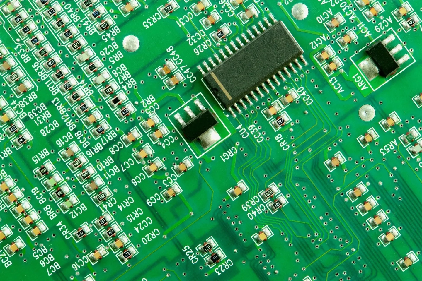 High frequency PCB circuit routing and PCB board selection method  ?